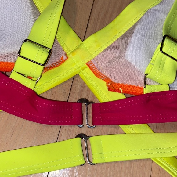 Two Piece Neon BIKINI - Picture 7 of 7